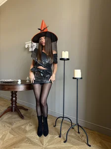 AlexaVee_ kullanıcısının Witching Hour albümü -  2 fotoğraf
