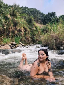 eva_rosse69: In the river enjoying the nature🍃💦 ( 3 фото)