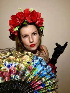 carmen de Selena_Sweetie  3 photos