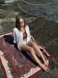 HaleyReedme When I m not here Foto 6