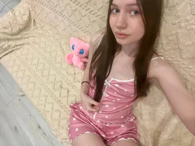 Mia_pinkie Public Pic 3