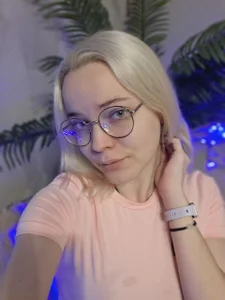 EdaKirkIin pink top drive me so much Pic 2