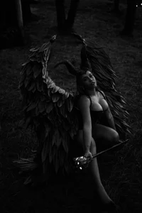 AlessiaLondon Unleashing a little dark magic 🦇✨ Halloween 𝟚𝟘𝟚𝟜 Pic