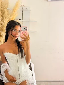 ScarletEvanss_ Neat in white 🤍 Pic 4