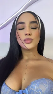 Emily_luve NEW Can you help me get to 500 likes? รูป  6