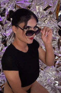 Your cat 🔥 de aliisonn_cooper  2 photos