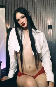 JadeMills2: Public ( 5 фото)