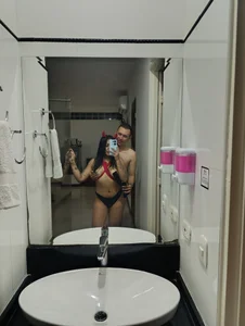 TemptationDual: Public ( 5 фото)