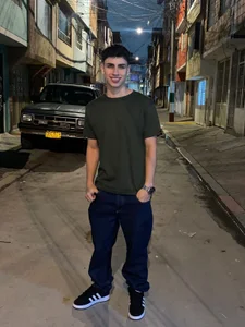 AdrianRinaldi Public зображення 4