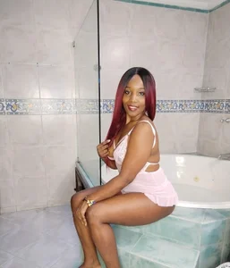 MayaBaker jacuzzi 💦 Immagine  4