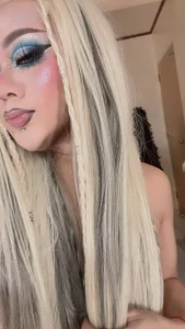 Damsel__in__mistress Playing with looks Foto 5
