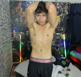 Boy_Lovely18Public Bild 2