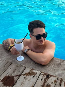 Public od IsabellaCouplee  5 snímek