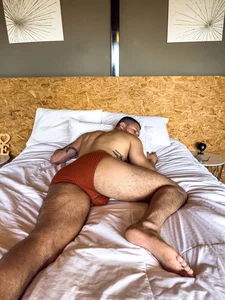 desire on the bed😈🔥 de Nathan_rivers  6 Imagens