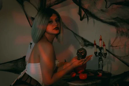 Trick or treat? od CamilleBlair_  7 snímek