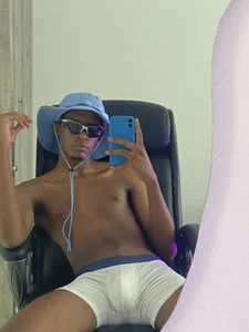 Harry_Jasoon Chilling Pic 5