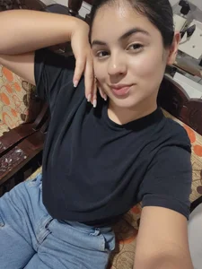 Lia_Hurley Daily Pic 5