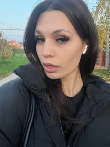 Christine_Mooree Public Pic 3