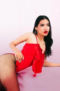 VanessaBoch what do you think about red Pic 2