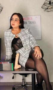 Victoria-Collins_ YOUR FAVORITE TEACHER Pic 3