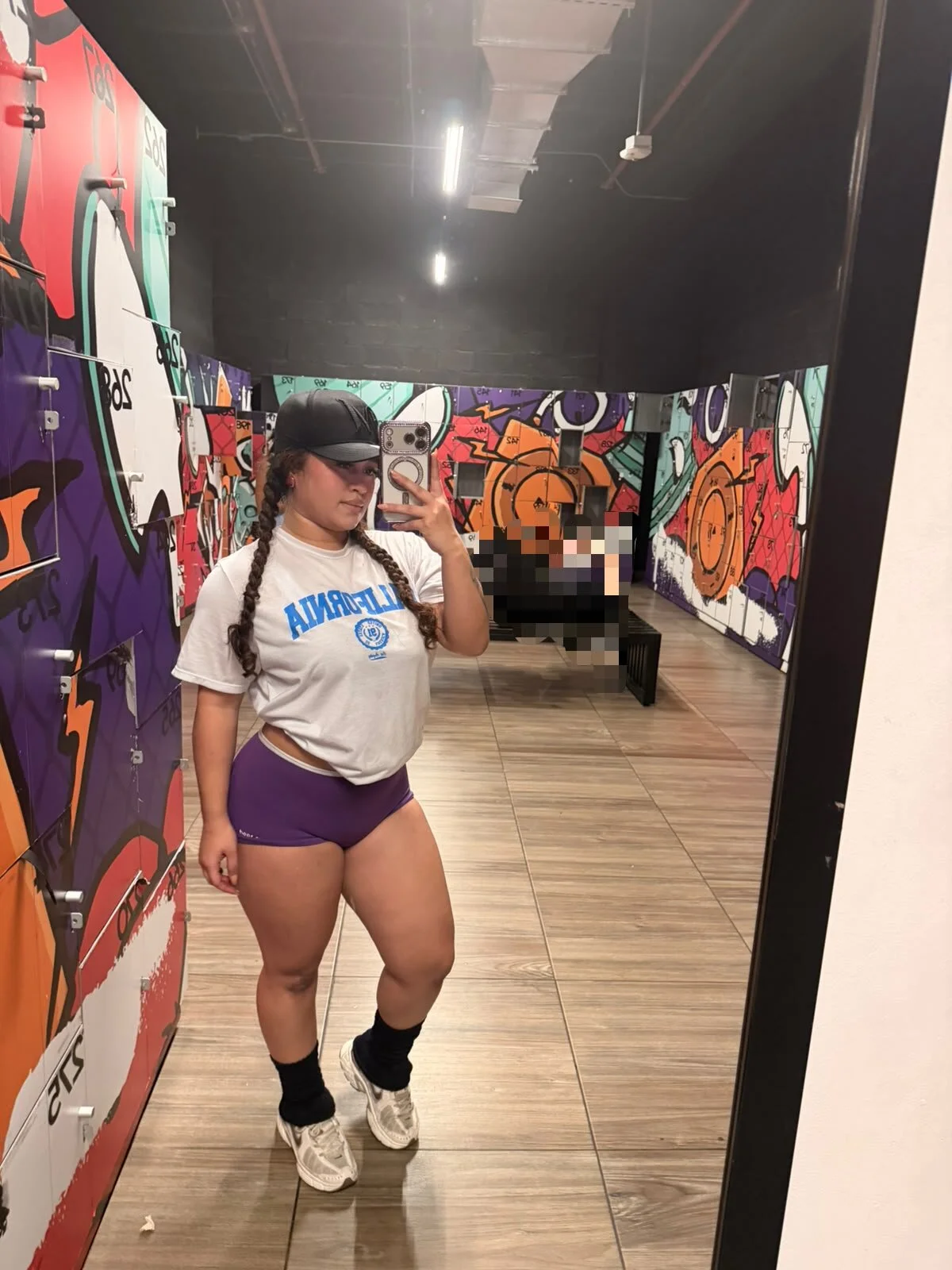 Isa__Blanc in the gym but sexy slika