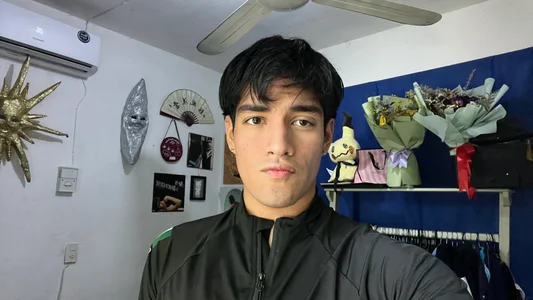 isalexhot YO Pic 4
