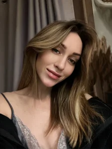 AnesaKis Public Pic 3