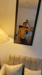 Misterjhons2 More about me Pic 5