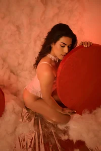 Luciana_Ortiz1 Valentin day! ❤️ Immagine  7