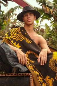 Tyler_RodriguezFolklore Style Bild 3