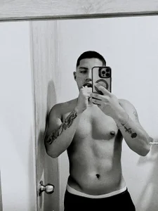 DylanWolf98のblack and whiteの枚の写真