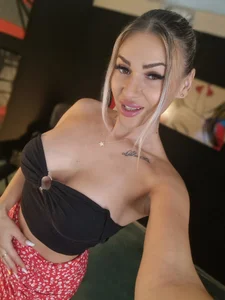 iSelenaのMeの 3枚の写真