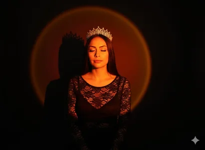 Kloe_Monrroe 🔥 Elegancia que seduce, fuego que domina Foto