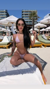 EvieRos Beach time Pic 2
