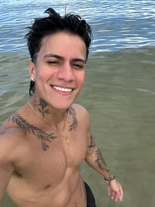 pettergrey1 beach day Pic 5