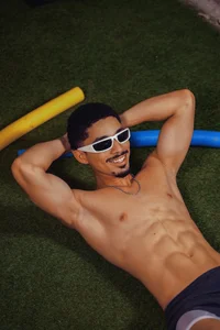 eros_becker "Sun, sweat & confidence" 사진