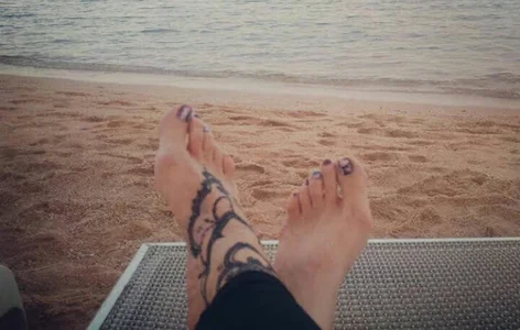 My royal feet de Virginass2000  photos