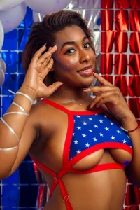 Kendallbleer Red, White, and Hot 🎇🎉 Pic 2