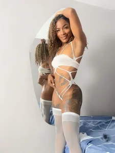 kiaratentation: Dangerous Curves 💣 ( 3 фото)