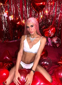 NahomiWhitel Wanna be my Valentine? 💘💖 зображення 2