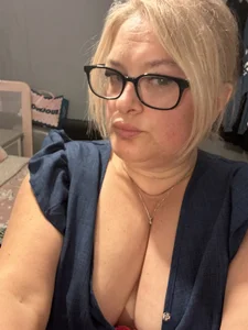 Welsh_Magical_Milf's XXX Nude Photo 5