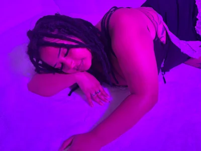 Innocent on the outside, mischievous on the inside.😈✨ de Candy_Evill  3 Imagens