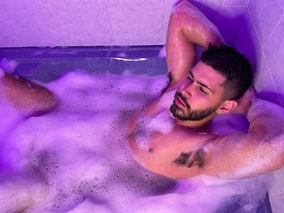 Justyn_Torres Bathtub Pic 4