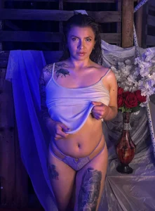 Desire is a detail de karlamorris_  4 photos