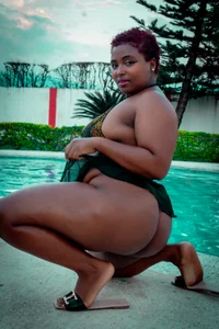 bigbutti_naomi Pool party 👙 💦 Pic 2