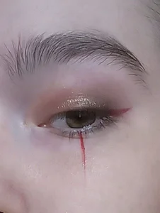 little_Teya mooore makeup beauty Foto 2