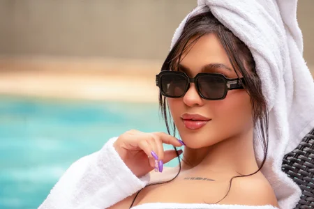 Samantha_Hans tease 🥵 Pic 5