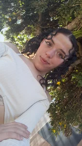 vanesa_gomez I love that you treat me like a princess 👸🥰 but in bed I love that you're wild 😈 Pic 3