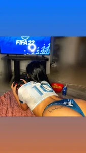 KatherineSwan It's getting hot in here Billede 5