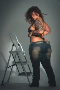 rihanna_rose Jeans mood Pic 7